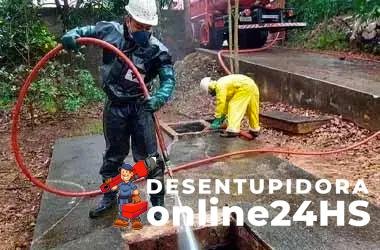 Desentupimento de redes pluviais em vias públicas